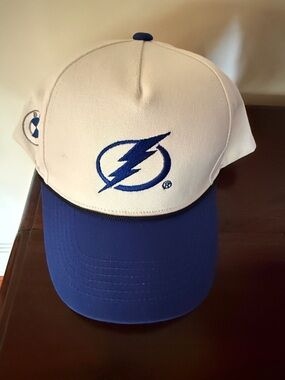 White & Blue Tampa Bay Lightning Cap (new)